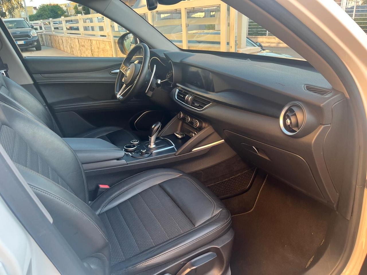 Alfa Romeo Stelvio 2.2 Turbodiesel 210 CV AT8 Q4 Executive