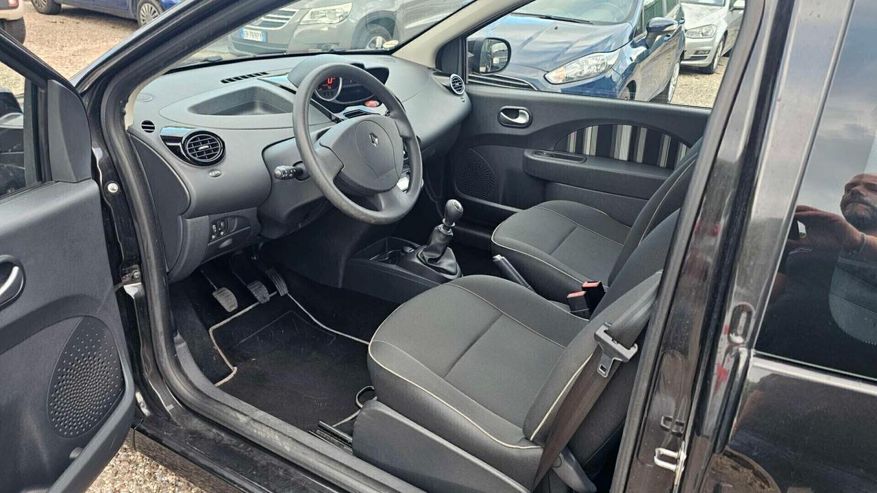 Renault Twingo 1.2 16V Night&Day Neopatentato