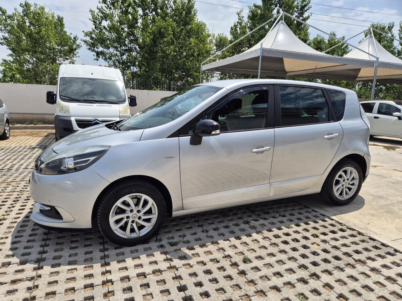 Renault Scenic Scénic XMod dCi 110 CV EDC Limited