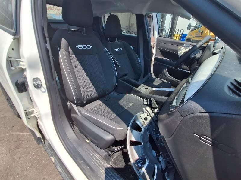 Fiat 600 Hybrid 110 CV DCT MHEV Business
