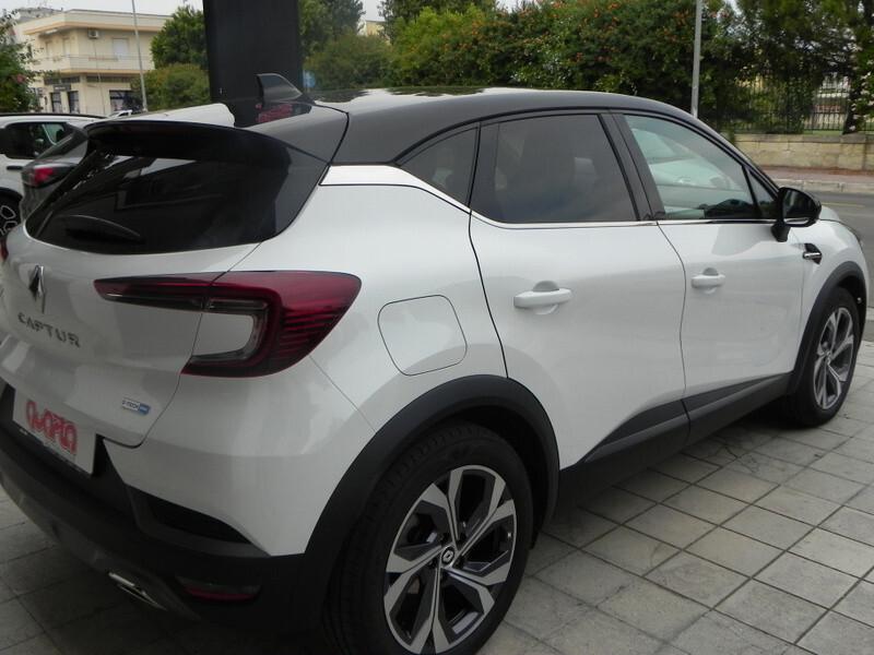 Renault Captur Hybrid E-Tech 145 CV RS Line