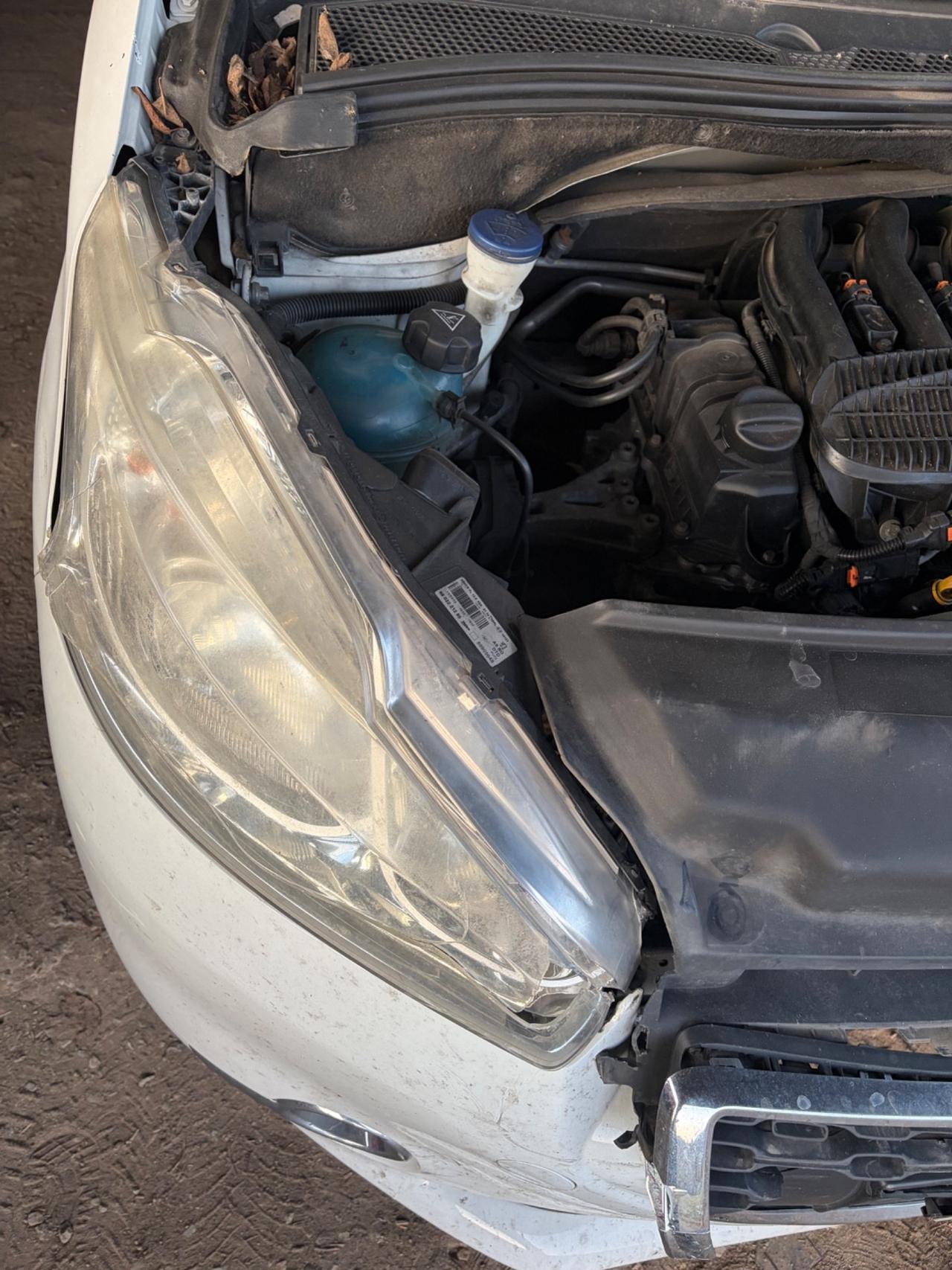 Peugeot 208 1.2 BENZINA 82 CV INCIDENTATA