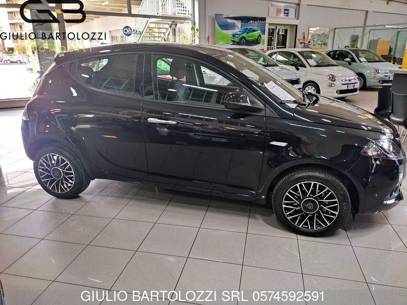Lancia Ypsilon 1.0 FireFly 5 porte S&S Hybrid Platino