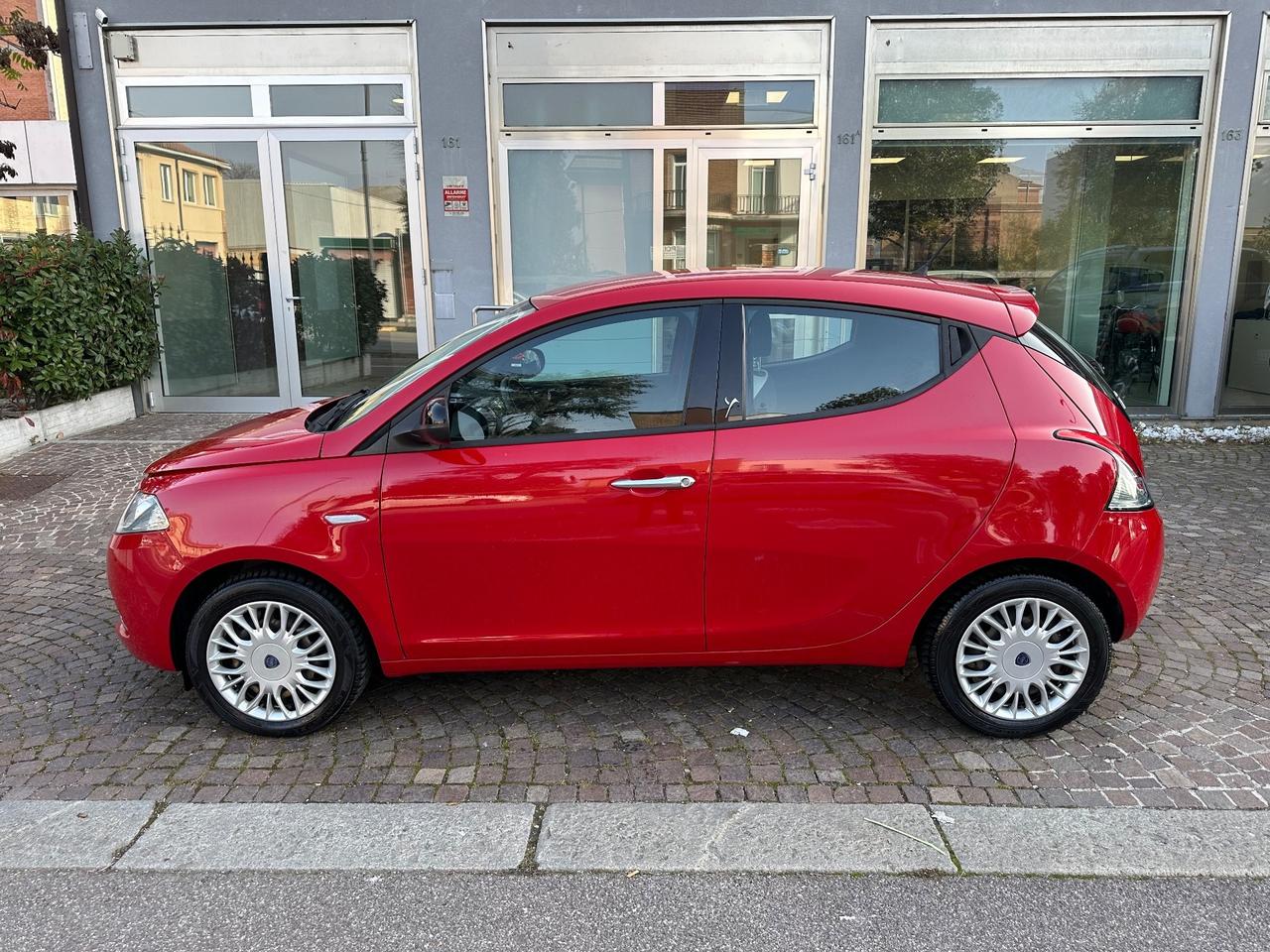 Lancia Ypsilon 1.2 69 CV 5 porte Platinum