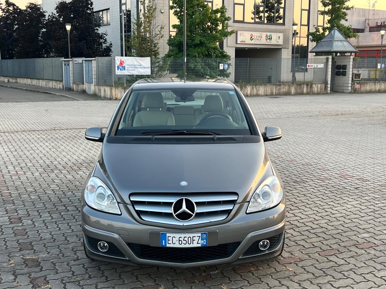 Mercedes-benz B 180 B 180 AUTOMATIC Executive
