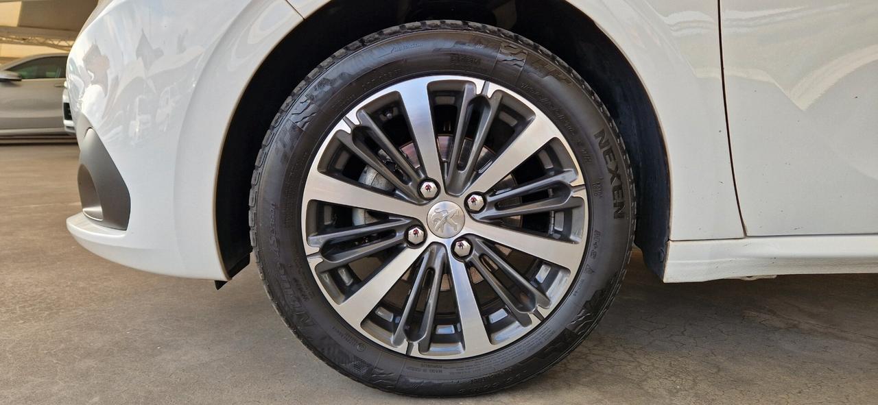 Peugeot 208 1.6 HDi 75cv 5 porte Allure