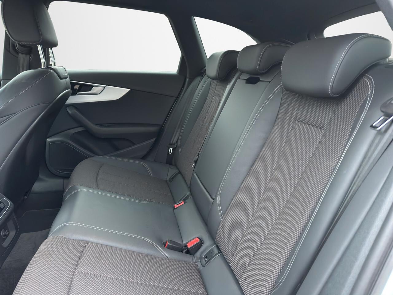 Audi A4 Avant 40 TDI quattro S tronic line edition