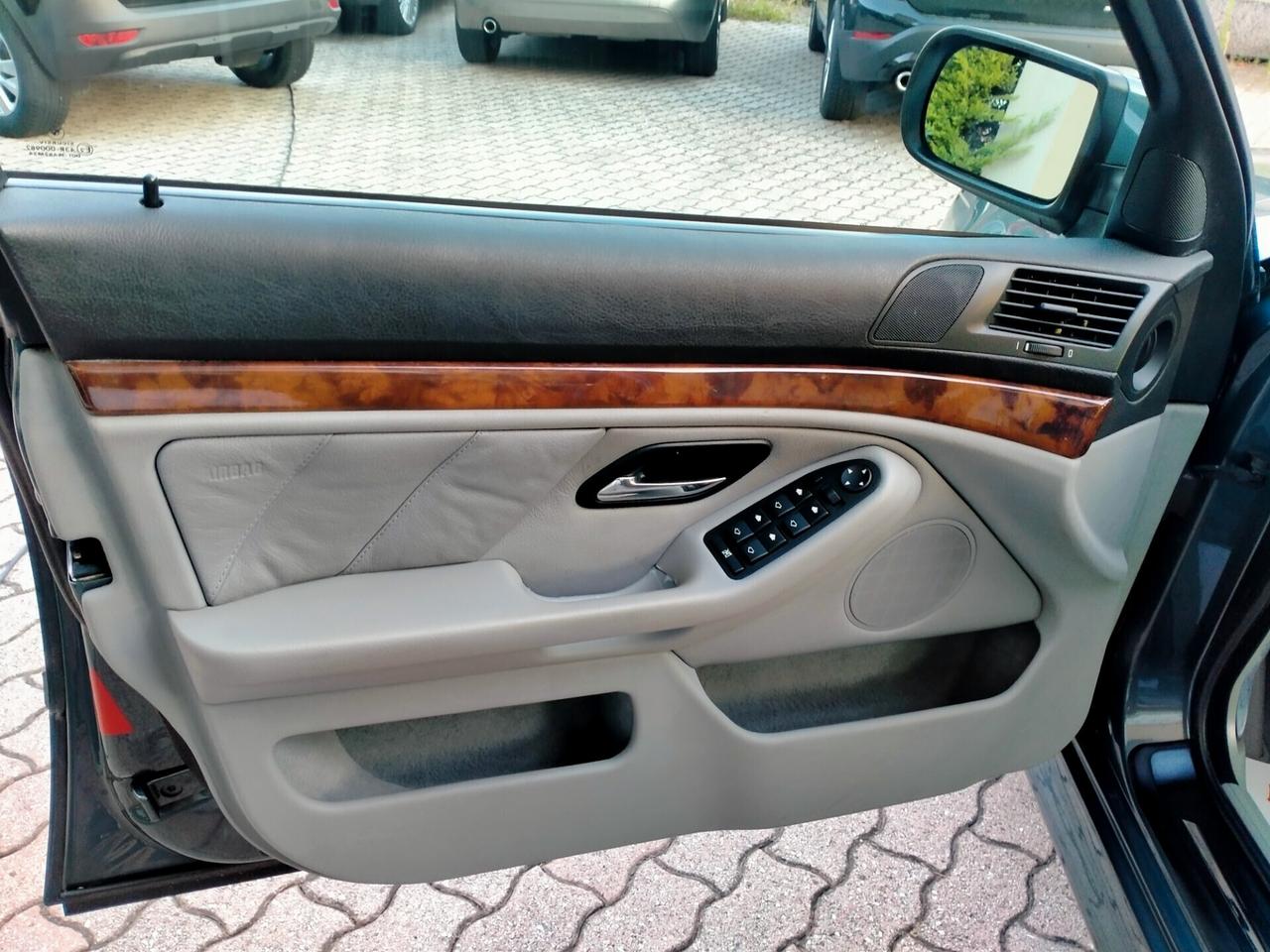 BMW 528 i E39 ATTIVA 193CV TARGA ORIGINALE / INTERNI PELLE / TETTO / AUTOMATICA