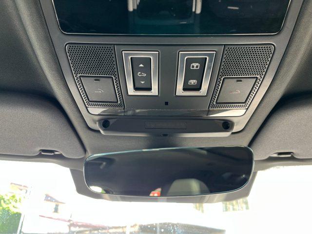 LAND ROVER Defender 110 3.0D I6 200 CV AWD Auto X Dynamic SE