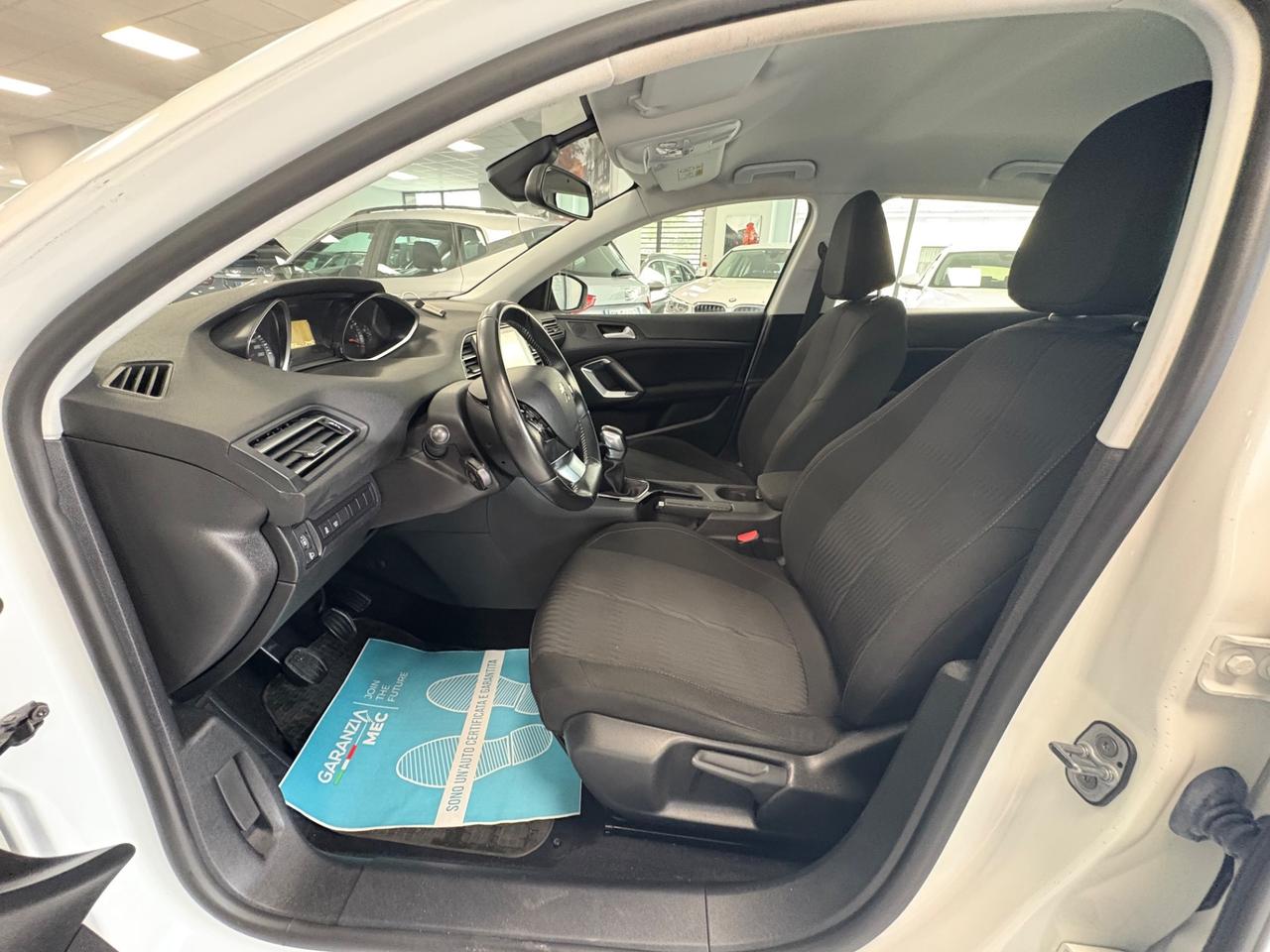 Peugeot 308 1.2 benzina 110cv 2016 neopatentati