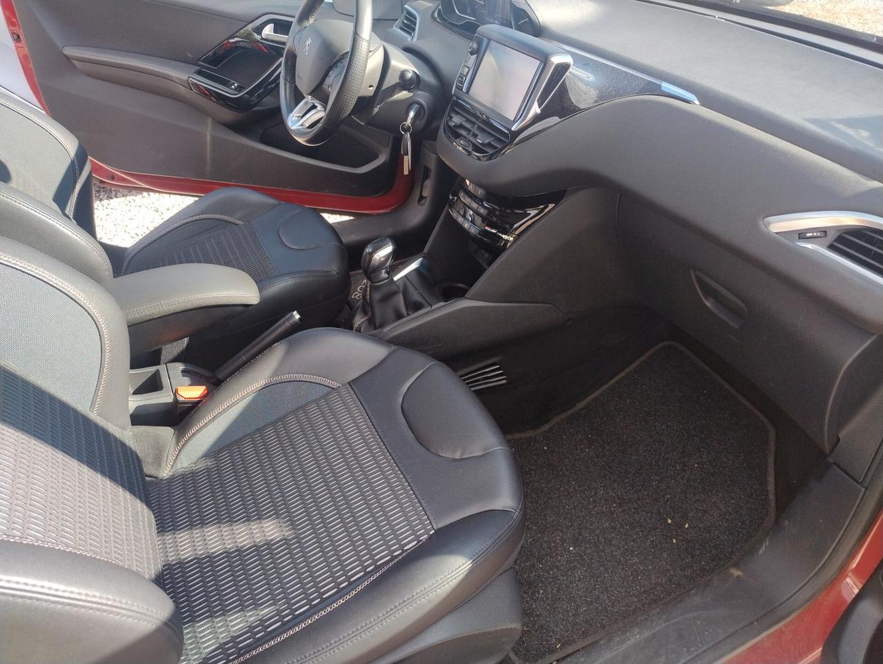 Peugeot 208 PureTech 82 3 porte Allure