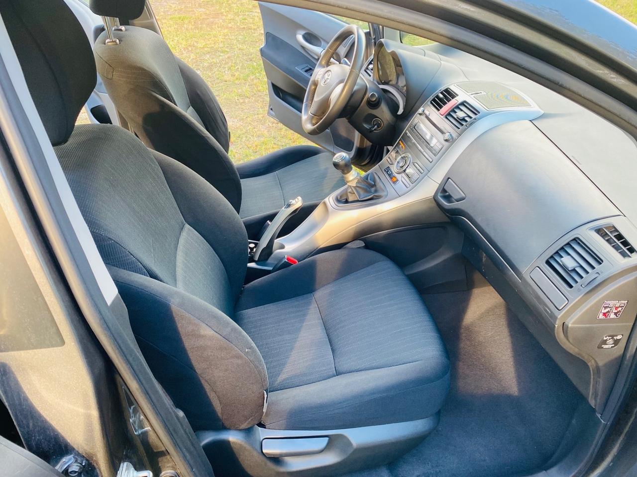 Toyota Auris 1.4 D-4D 5 porte Sol MY'08