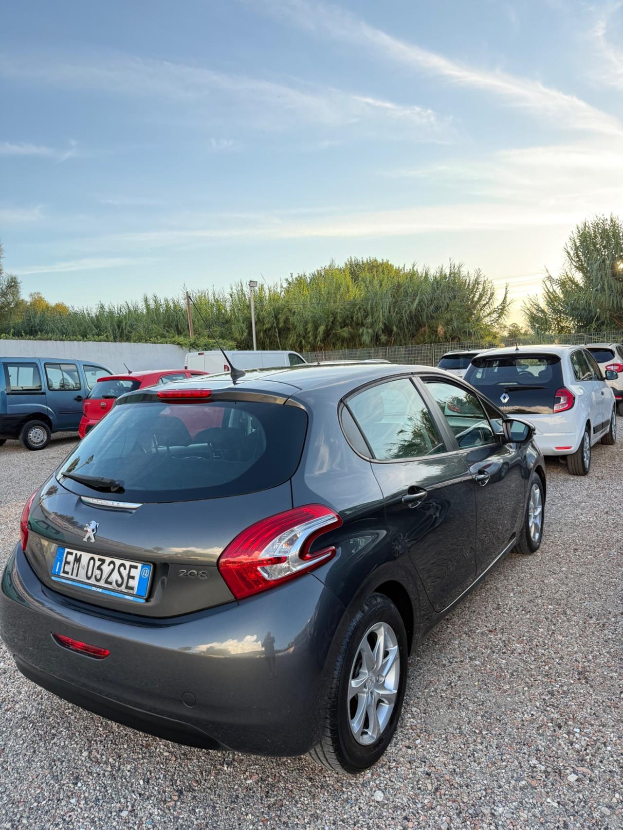 Peugeot 208 1.4 HDi 68 CV 5 porte Allure