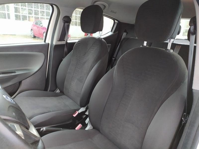 Lancia Ypsilon 1.2 69 CV 5 porte Gold