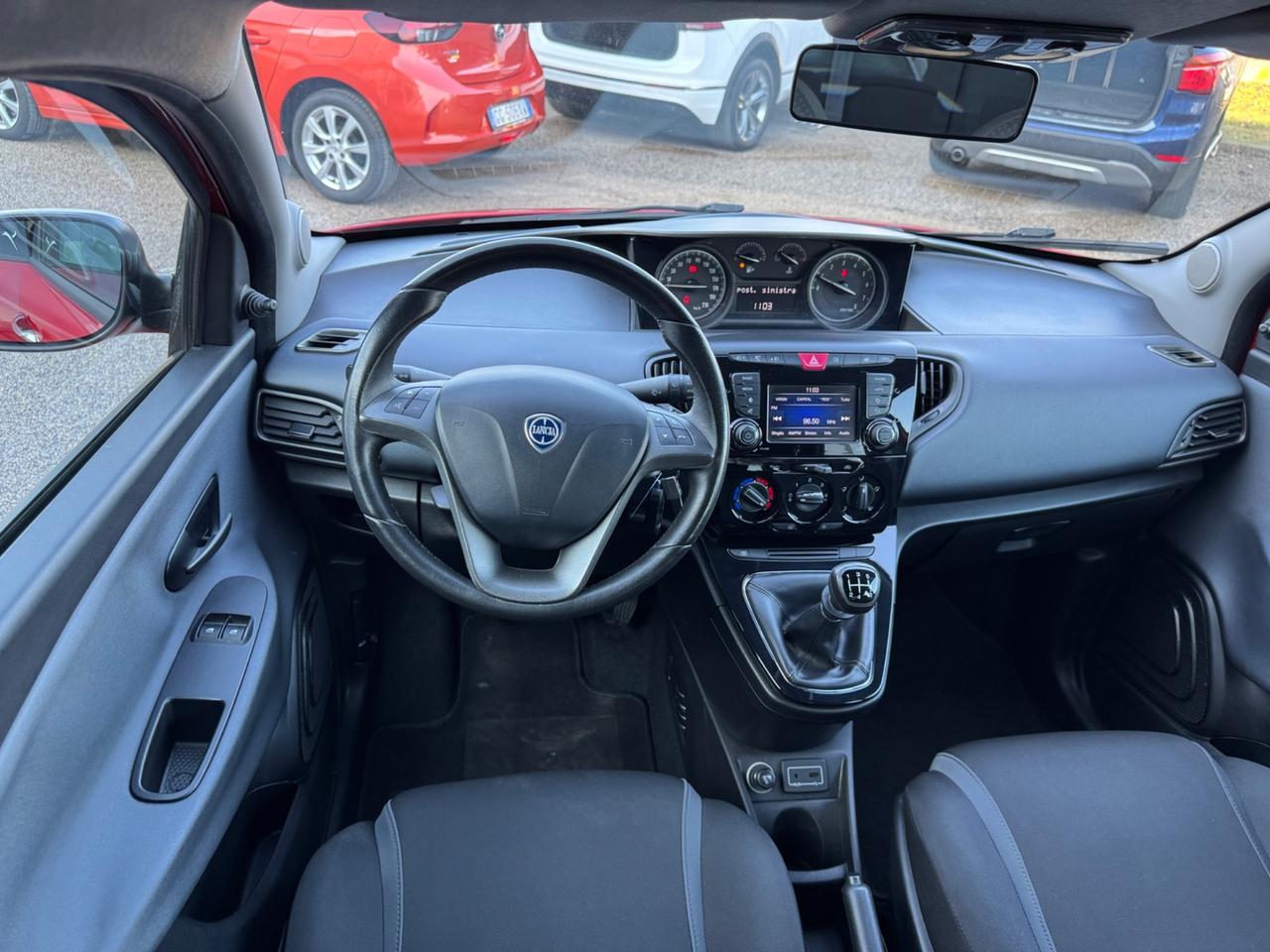 Lancia Ypsilon 1.2 69 CV 5 porte Platinum NEOPATENTATI
