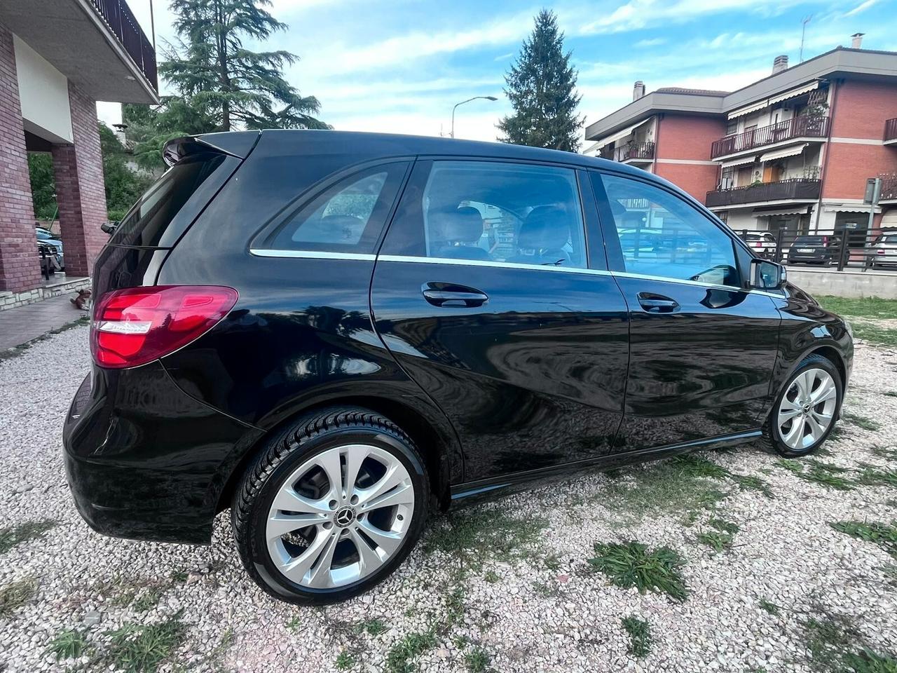 Mercedes-benz B 180 d Premium