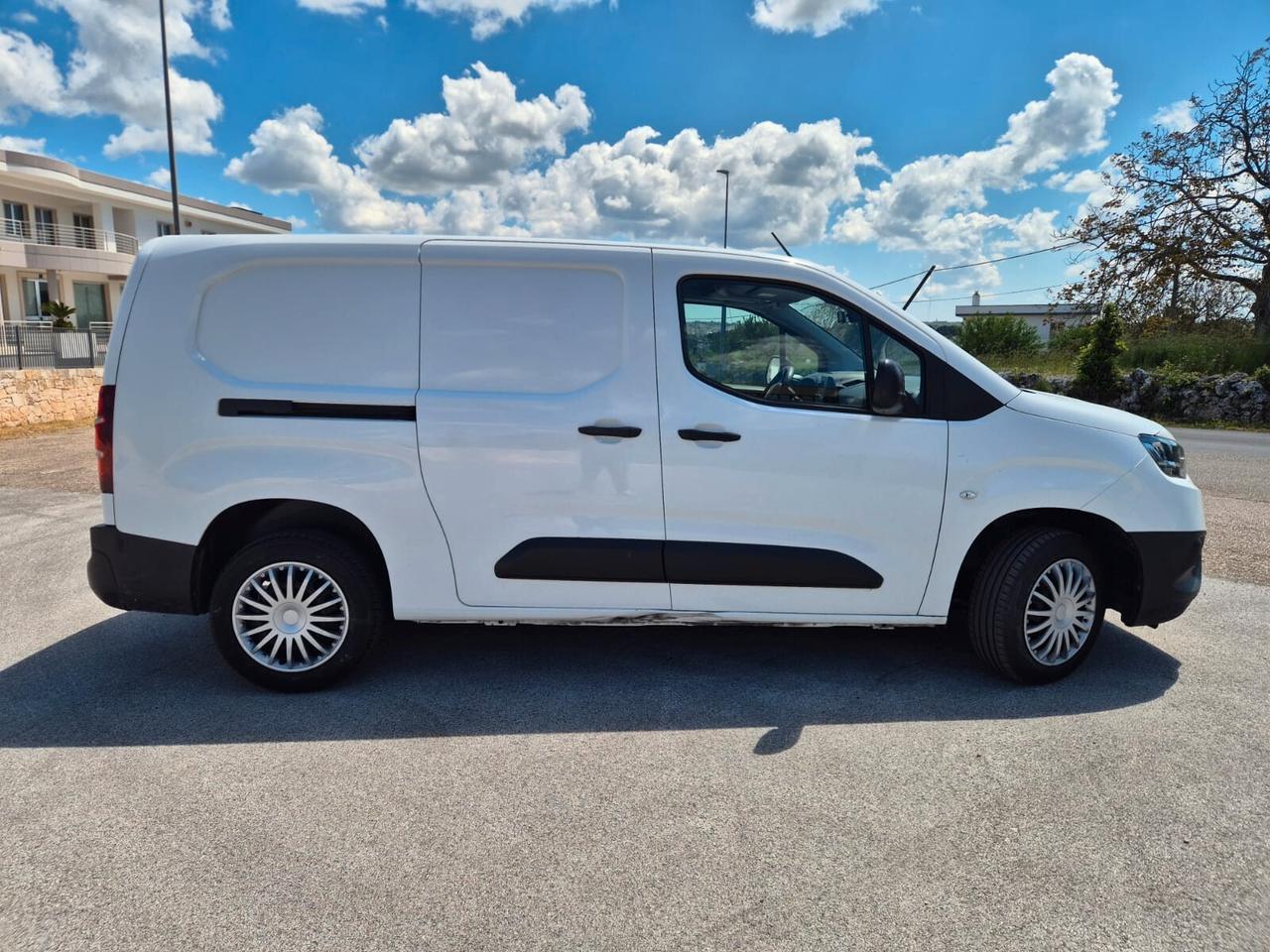 TOYOYA PROACE 3 POSTI PROLUNGATO