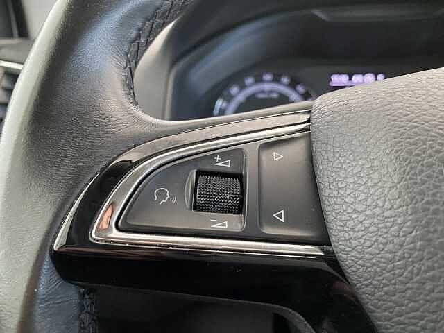 SKODA Karoq 1.6 TDI SCR DSG Executive