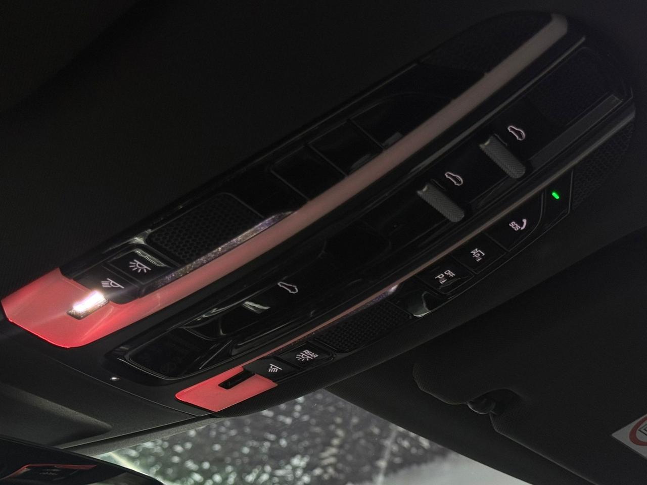 Porsche Panamera 4 PLATINUM EDITION