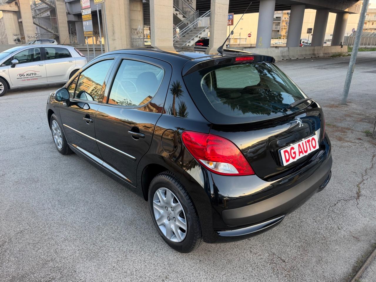 Peugeot 207 1.4 HDi 70 cavalli 2014