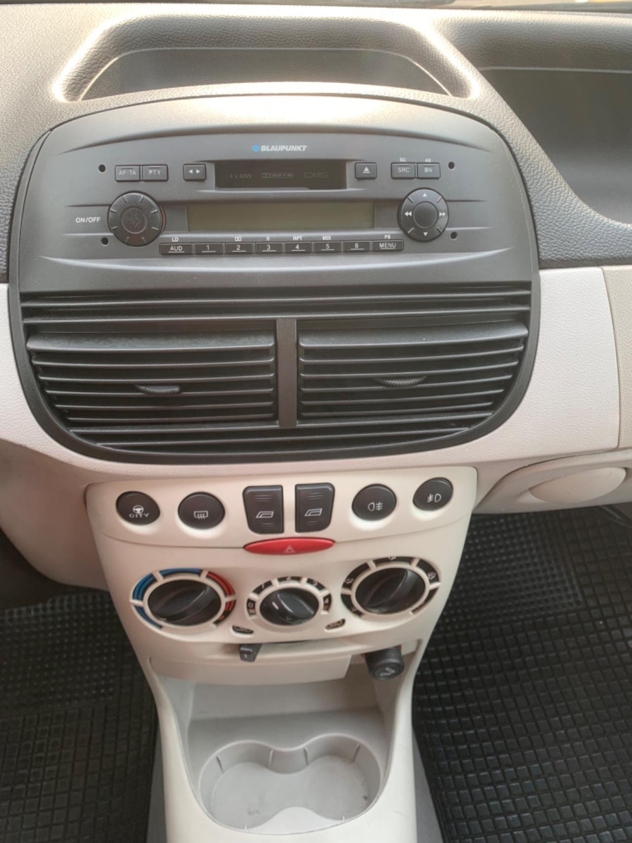 Fiat Punto 1.2i cat 5 porte ELX
