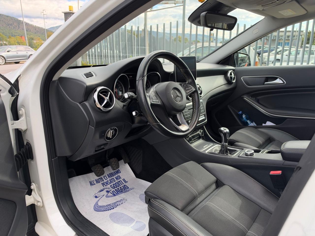 Mercedes-benz GLA 200 d Automatic 4Matic Premium Night Edition