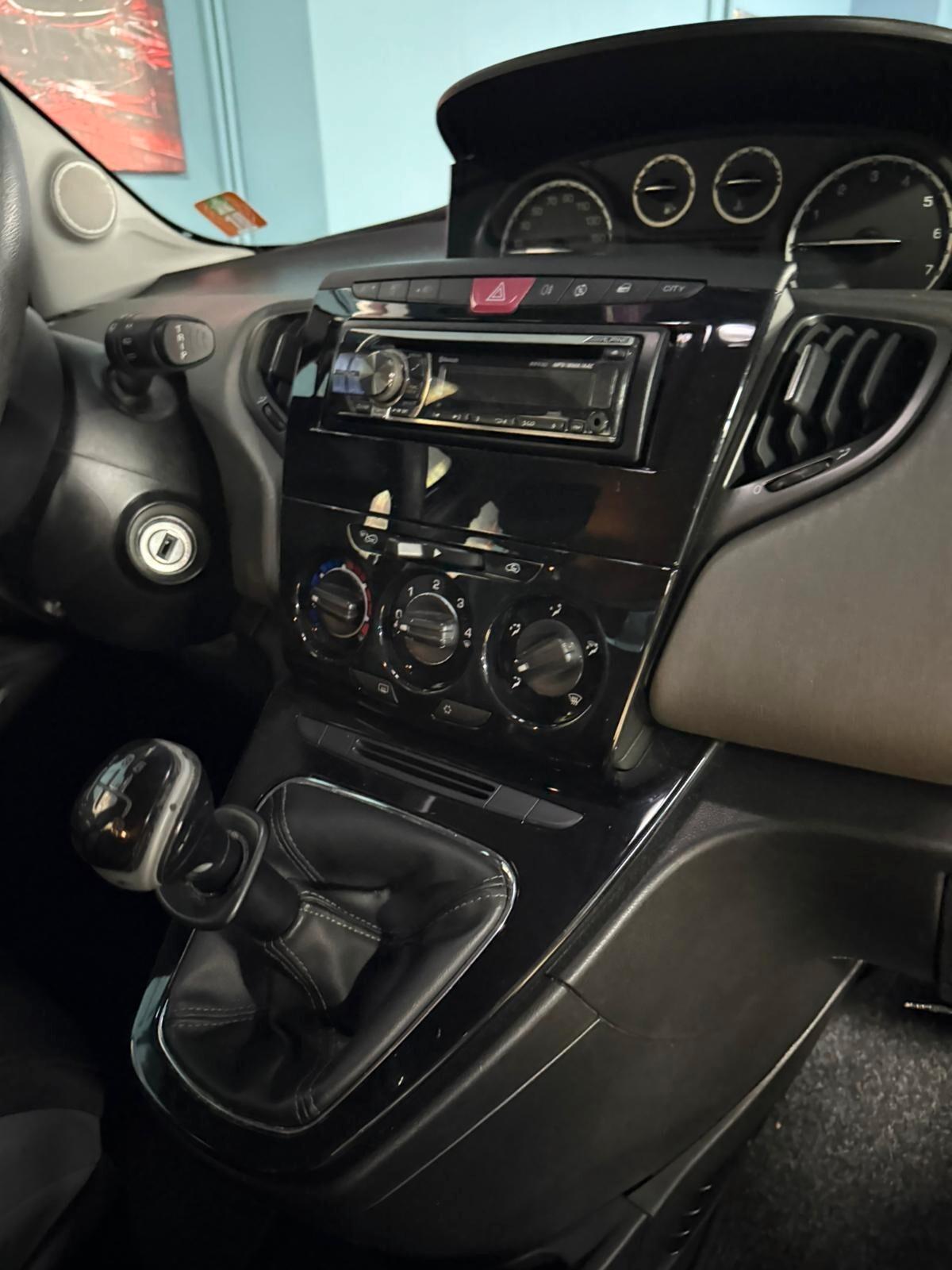 YPSILON BENZINA 1.2CC 69CV