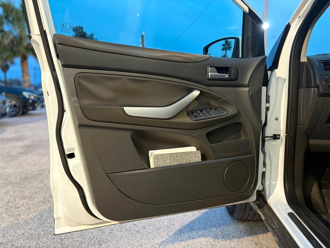 Ford Kuga 2.0 TDCI 140 CV 2WD