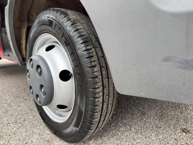 IVECO Daily 35.8 2.5D CASSONE FISSO SUPER LUNGO 4.30-BENTENUTO