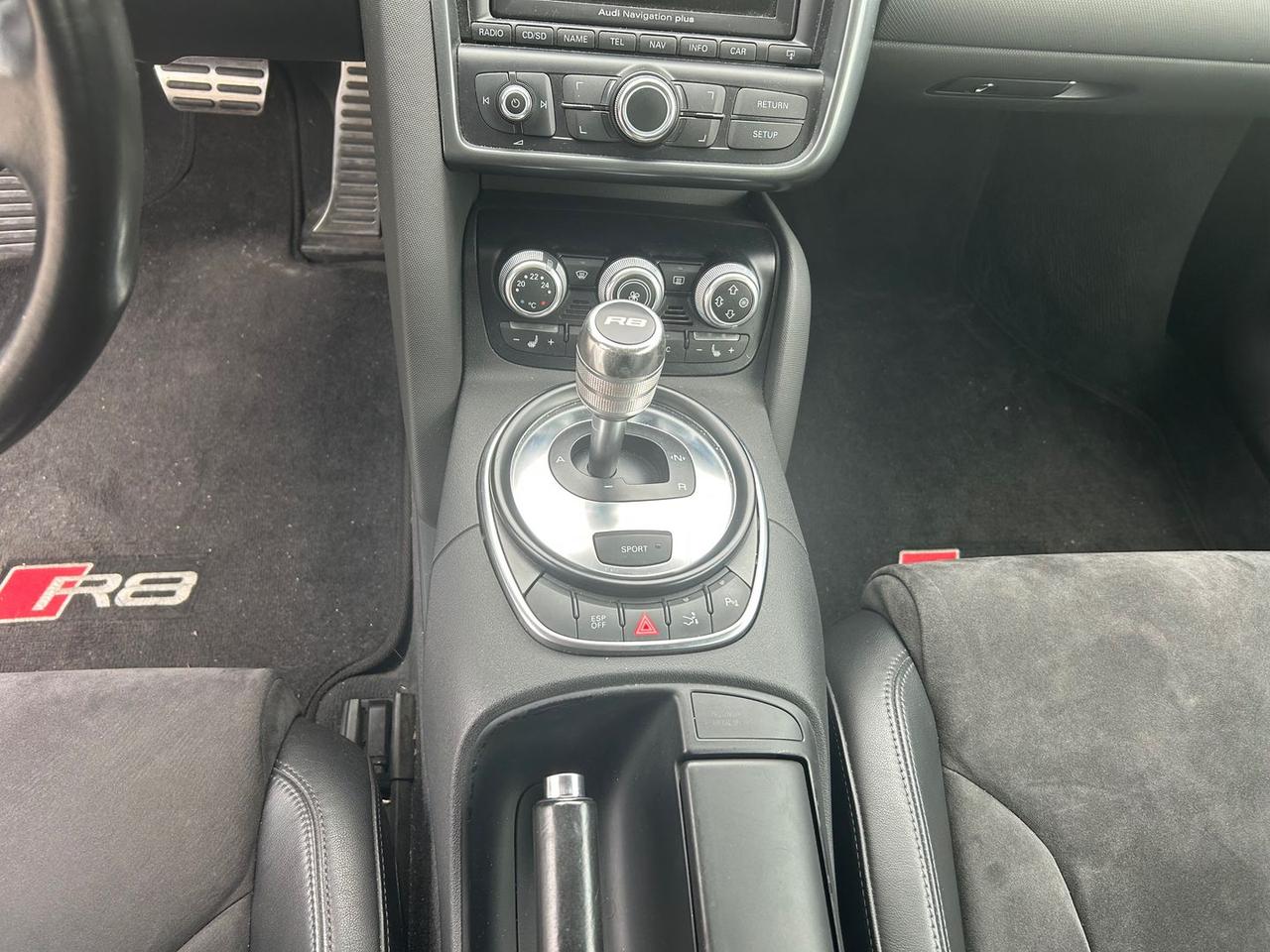 Audi R8 Plus 4.2 FSI #8771