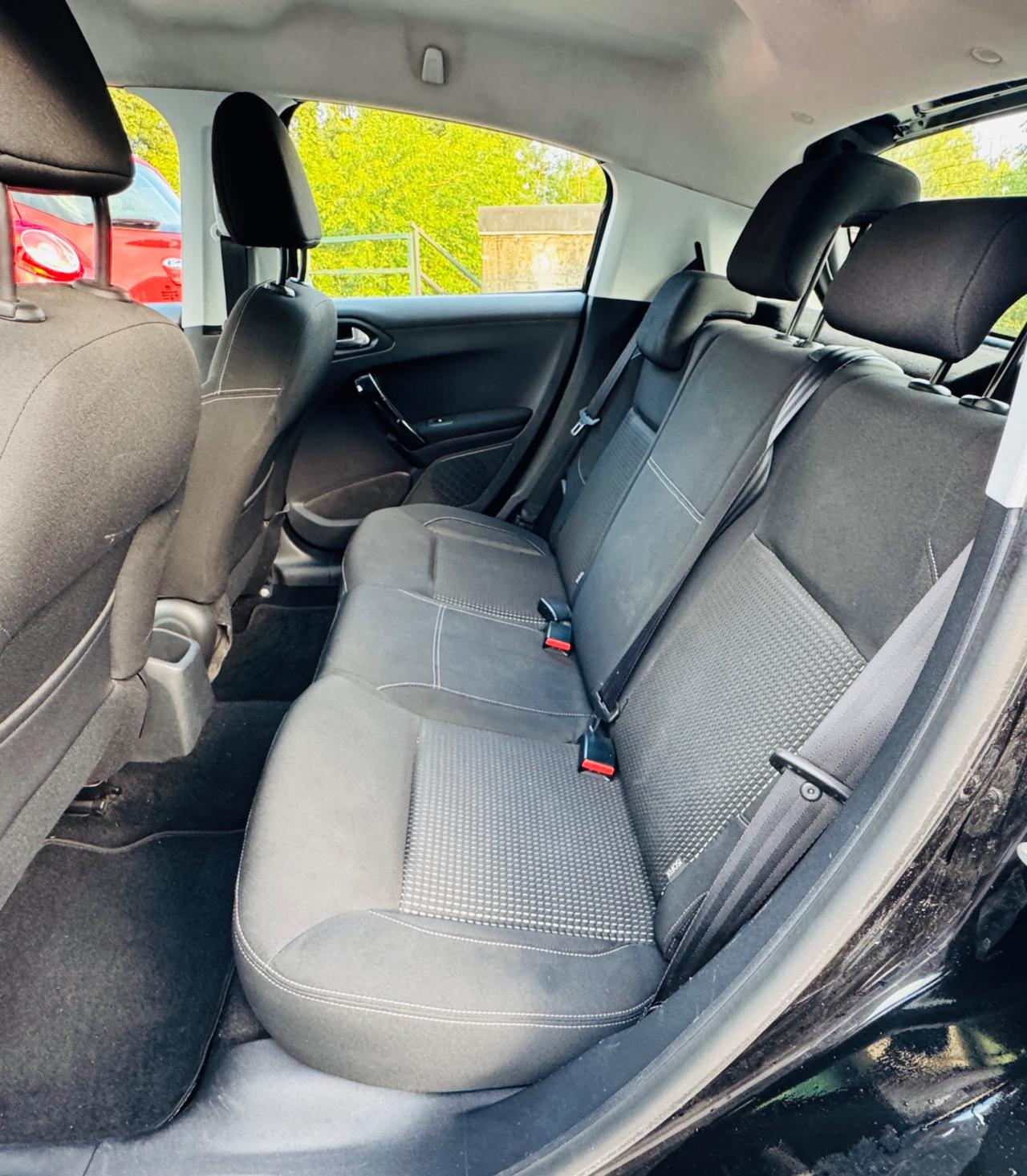 Peugeot 208 BlueHDi 75 5 porte Allure