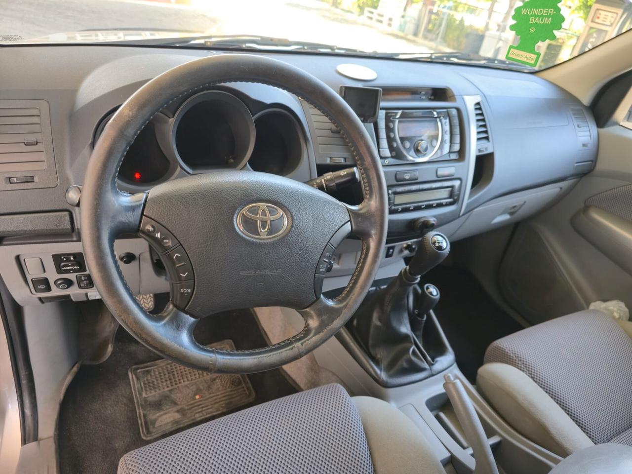 Toyota Hilux 3.0 D-4D 4WD 4p. Doub. Cab SR+