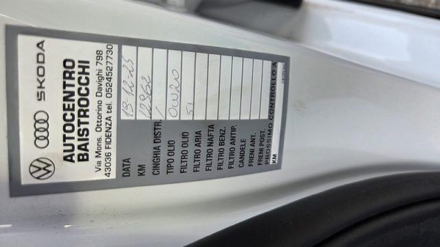 VOLKSWAGEN Golf 2.0 TDI 150 CV DSG SCR R-Line Plus PERMUTE