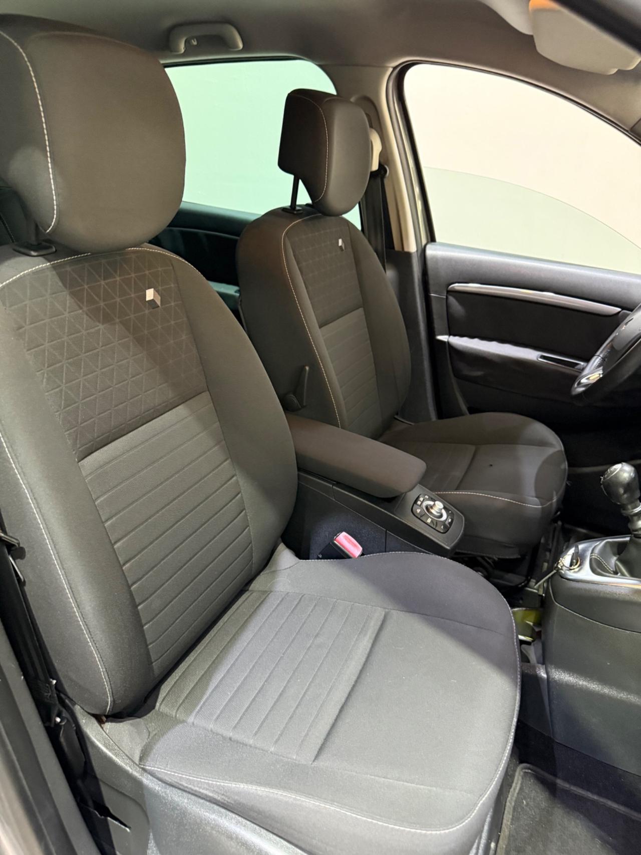 Renault Grand Scenic dCi 8V 110 CV LIMITED 7 POSTI