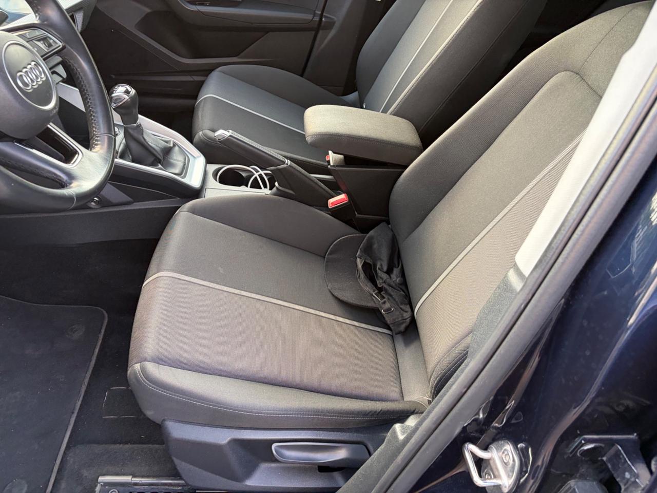 Audi A1 citycarver 30 TFSI Identity Contrast