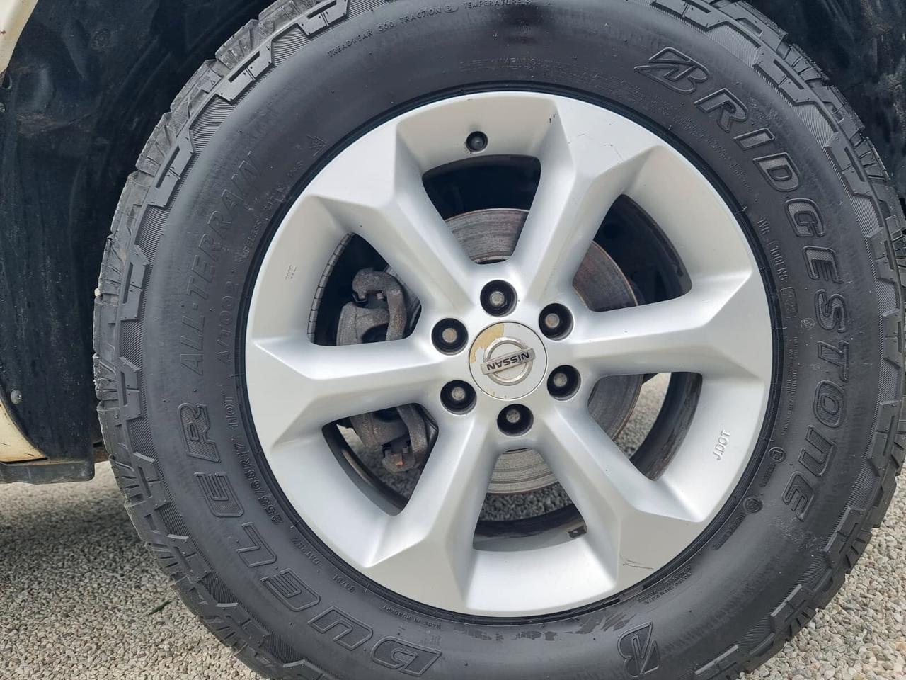 Nissan Navara 2.5 dCi 4 porte Double Cab LE