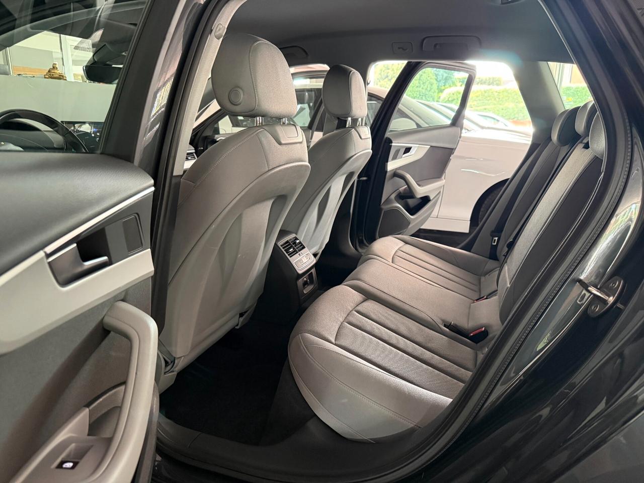 Audi A4 40 TDI quattro S tronic Business