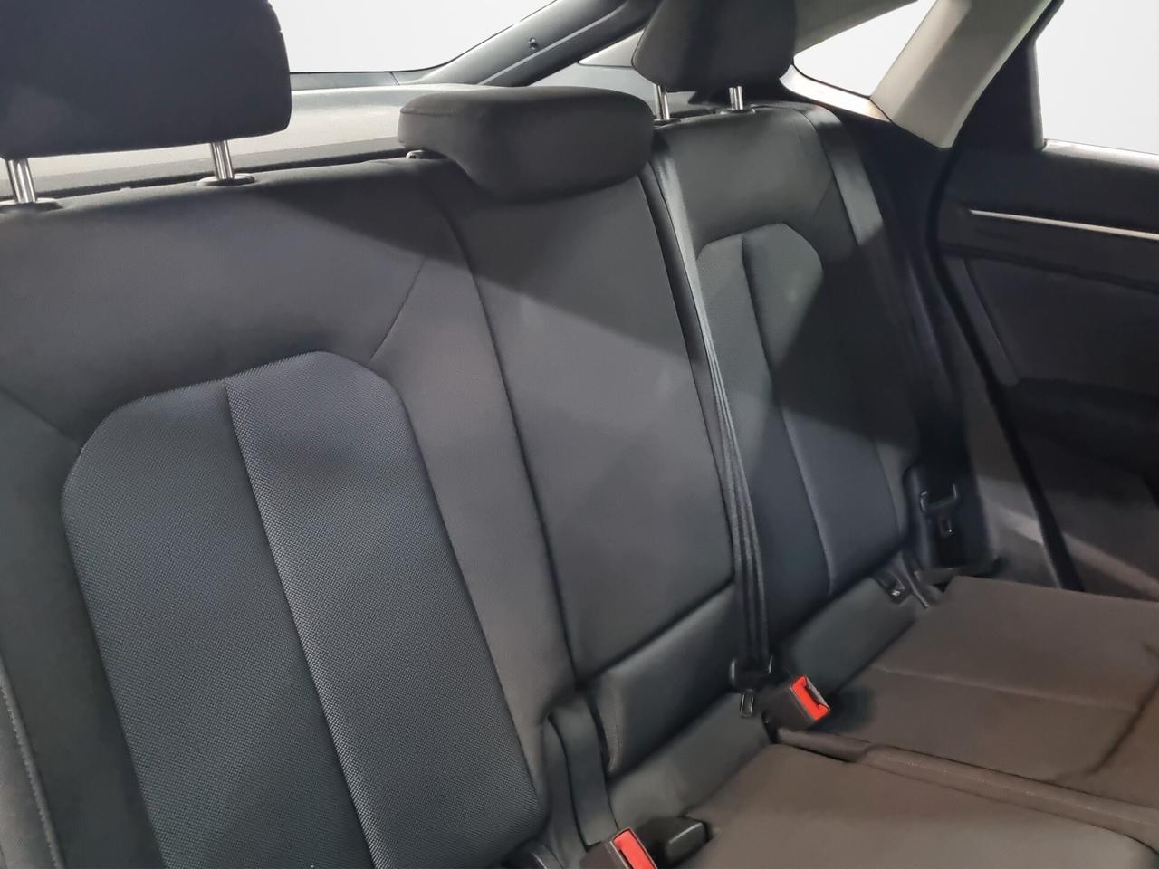 Audi Q3 SPORTBACK 45 TFSI e S tronic Business Plus