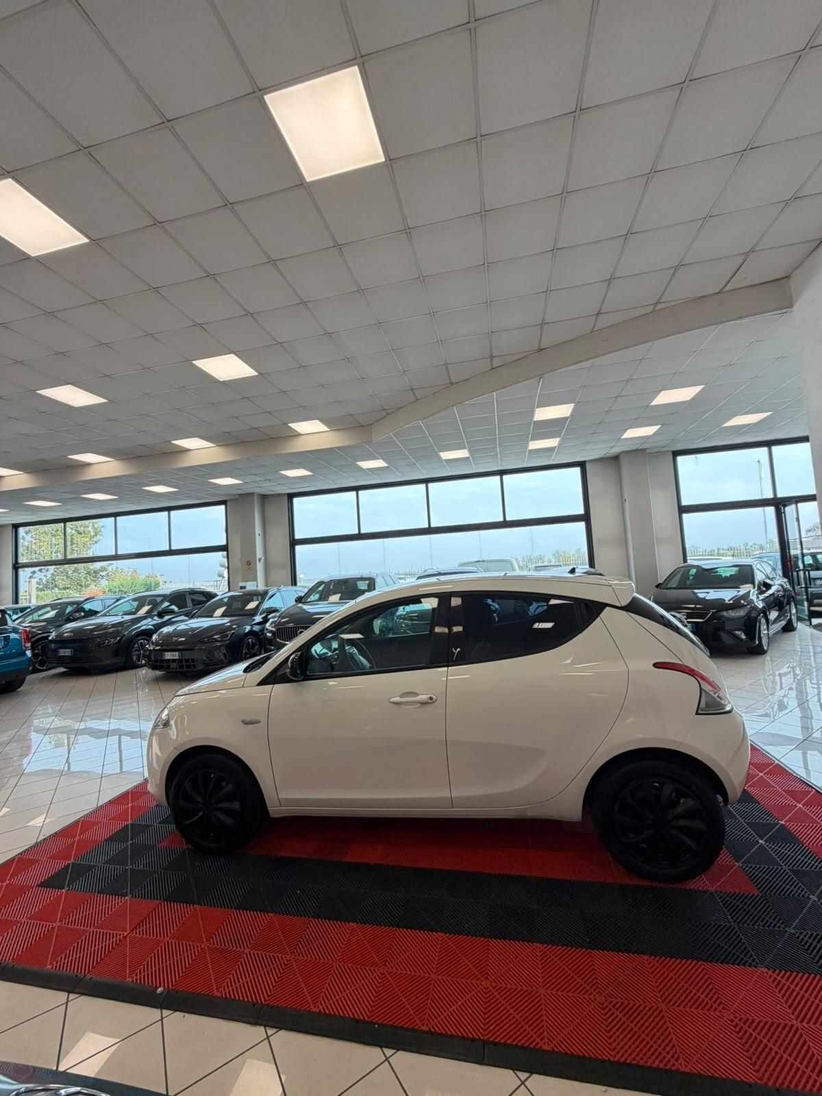 Lancia Ypsilon 1.2 69 CV 5 porte GPL Ecochic Gold