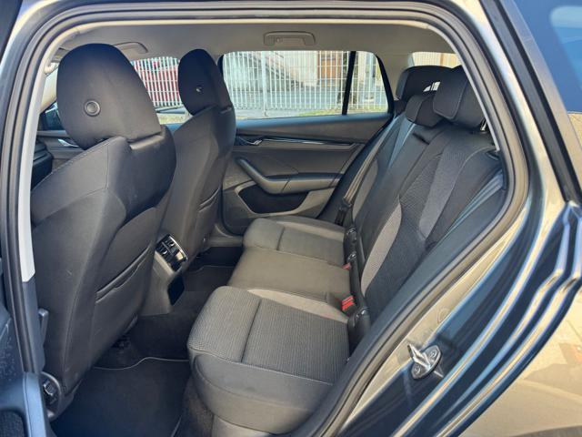 SKODA Octavia 2.0 TDI EVO SCR DSG Wagon Executive