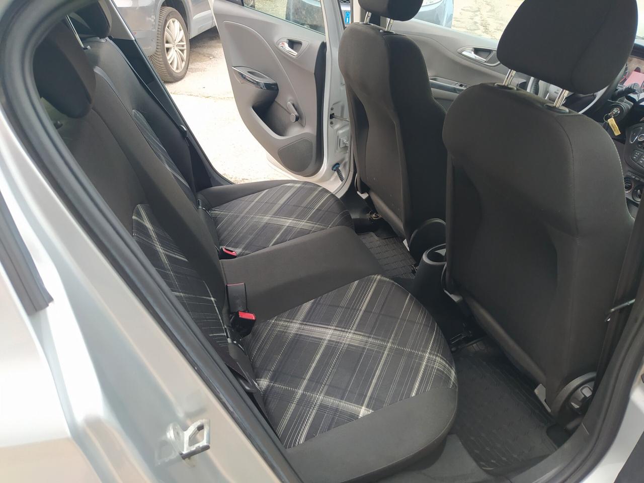 Opel Corsa 1.2 5 porte Innovation Neopatentati