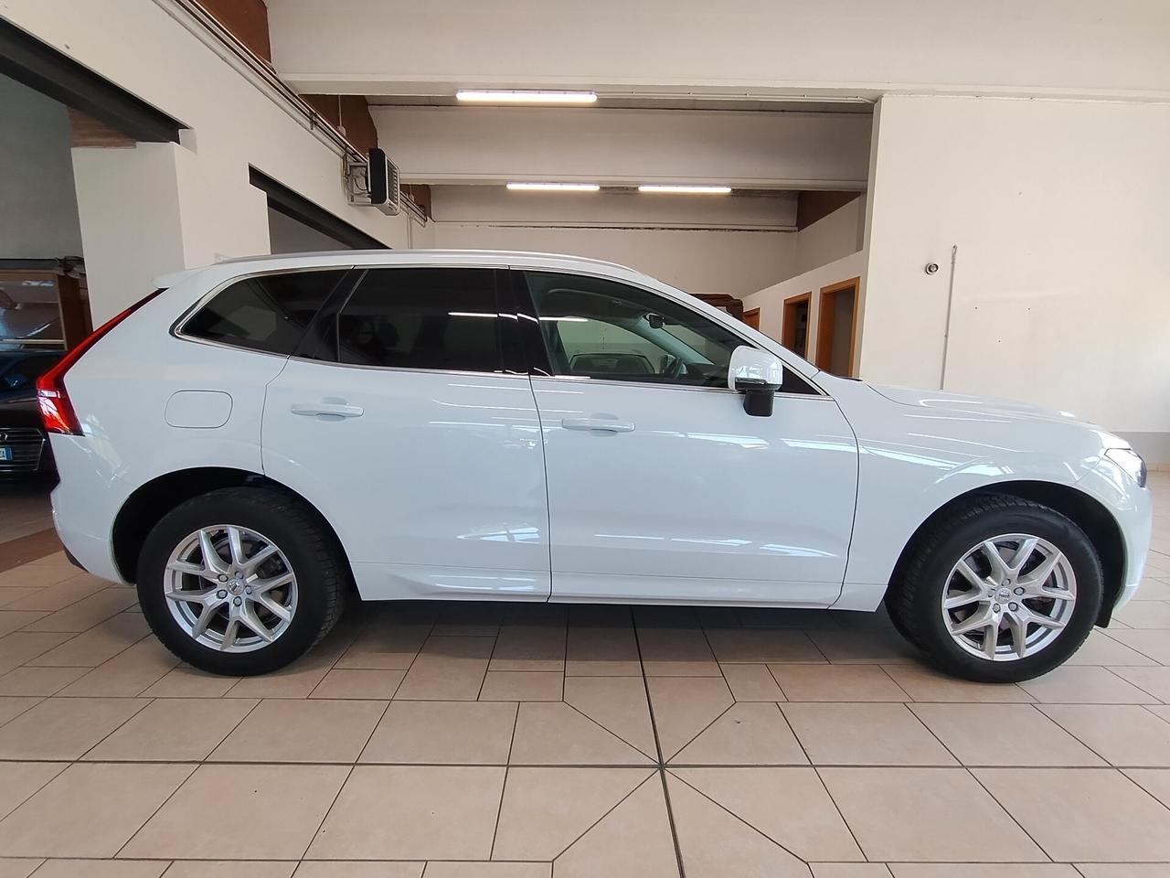 Volvo XC 60 XC60 B4 (d) AWD Geartronic Momentum