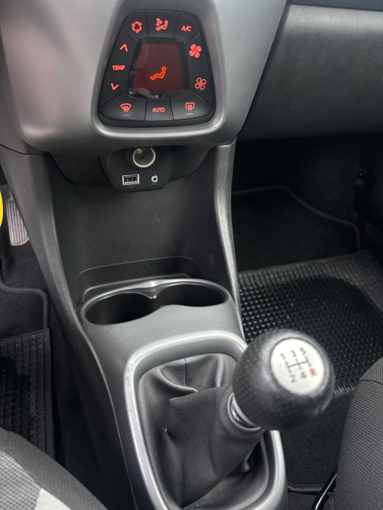 Toyota Aygo 1.0 VVT-i 72 CV 5 porte x-play