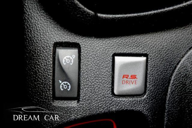 RENAULT Clio RS CUP TCe 220CV EDC 5P