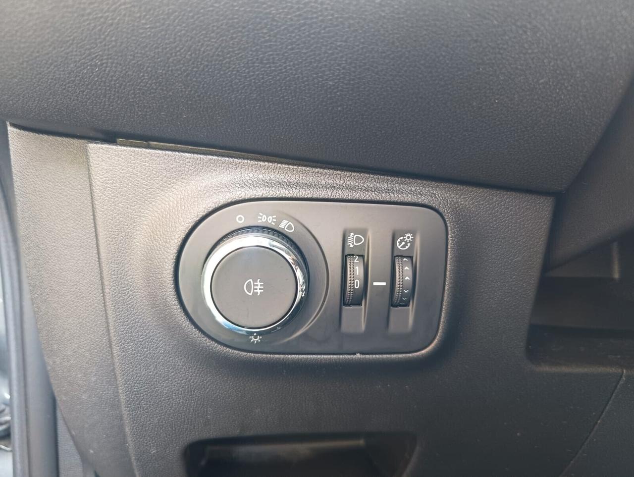 Opel Corsa 1.4 90CV GPL Tech 5 porte Advance