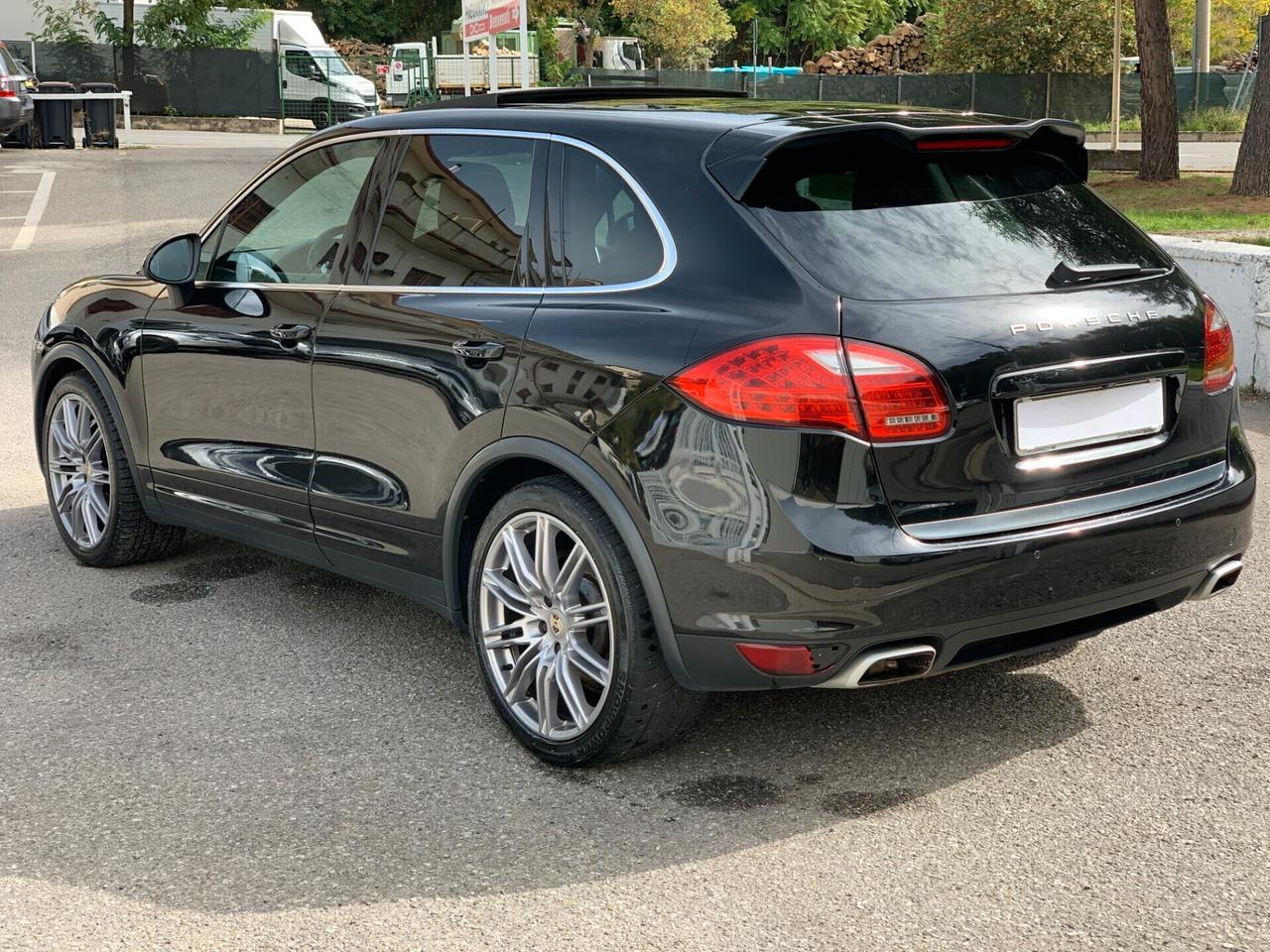 Porsche Cayenne 3.0 Diesel 245 cv Platinum Tetto