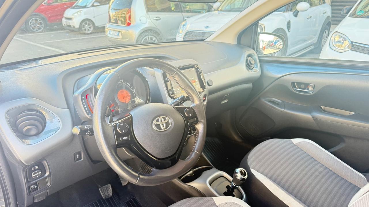 Toyota Aygo 1.0 VVT-i 72 CV 5 porte x-play LED NAVI CAR PLAY KAMERA CERCHI 16 BLUETOOTH