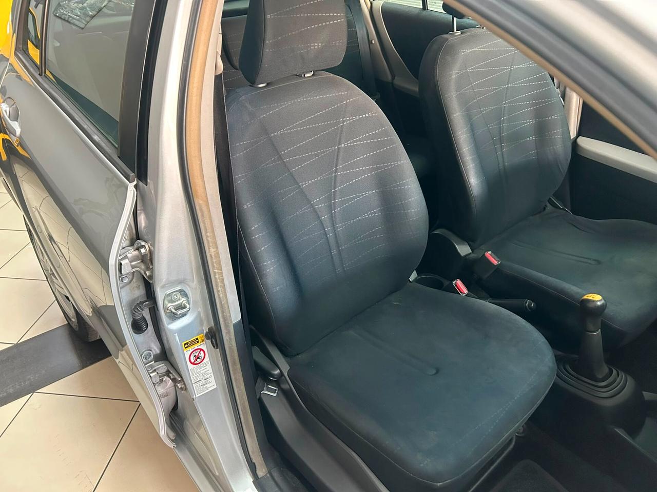 Toyota Yaris 1.0 5 porte