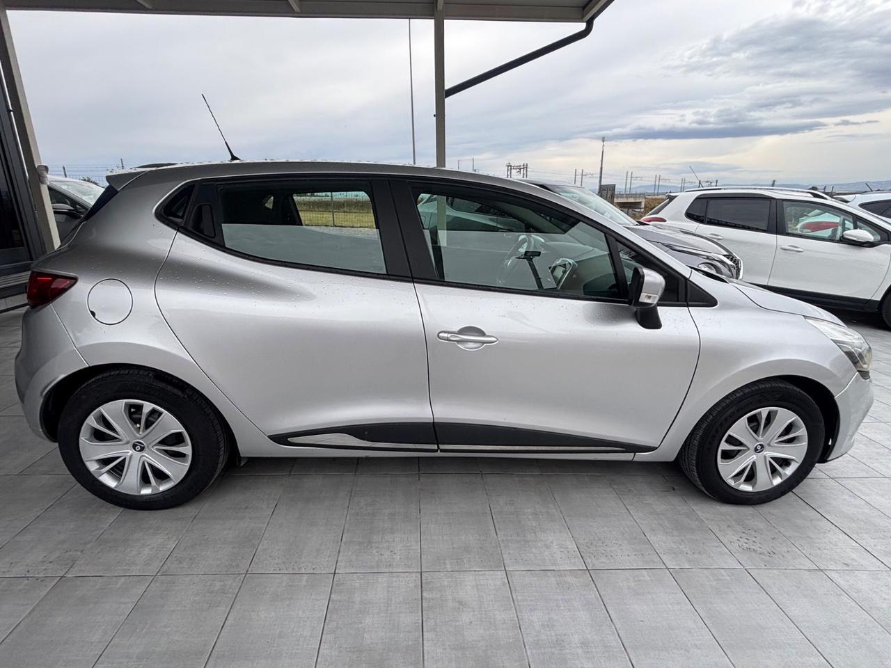 Renault Clio dCi 8V 75 CV 5 porte Moschino Intens
