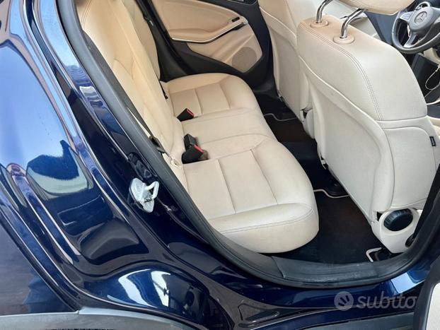 MERCEDES-BENZ GLA 200 d Automatic Enduro Activit